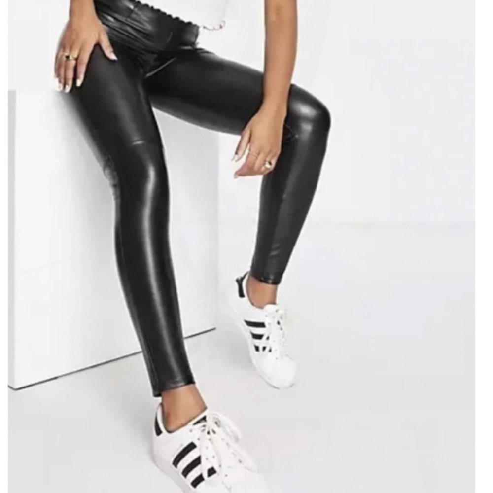 Abercrombie and Fitch Faux Leather Black Leggings Size Medium